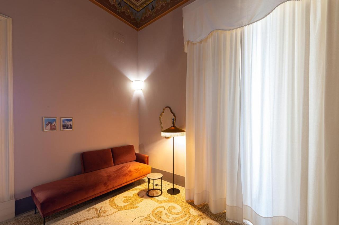 Palazzo Francesco Grassi Bed & Breakfast Aradeo Dış mekan fotoğraf