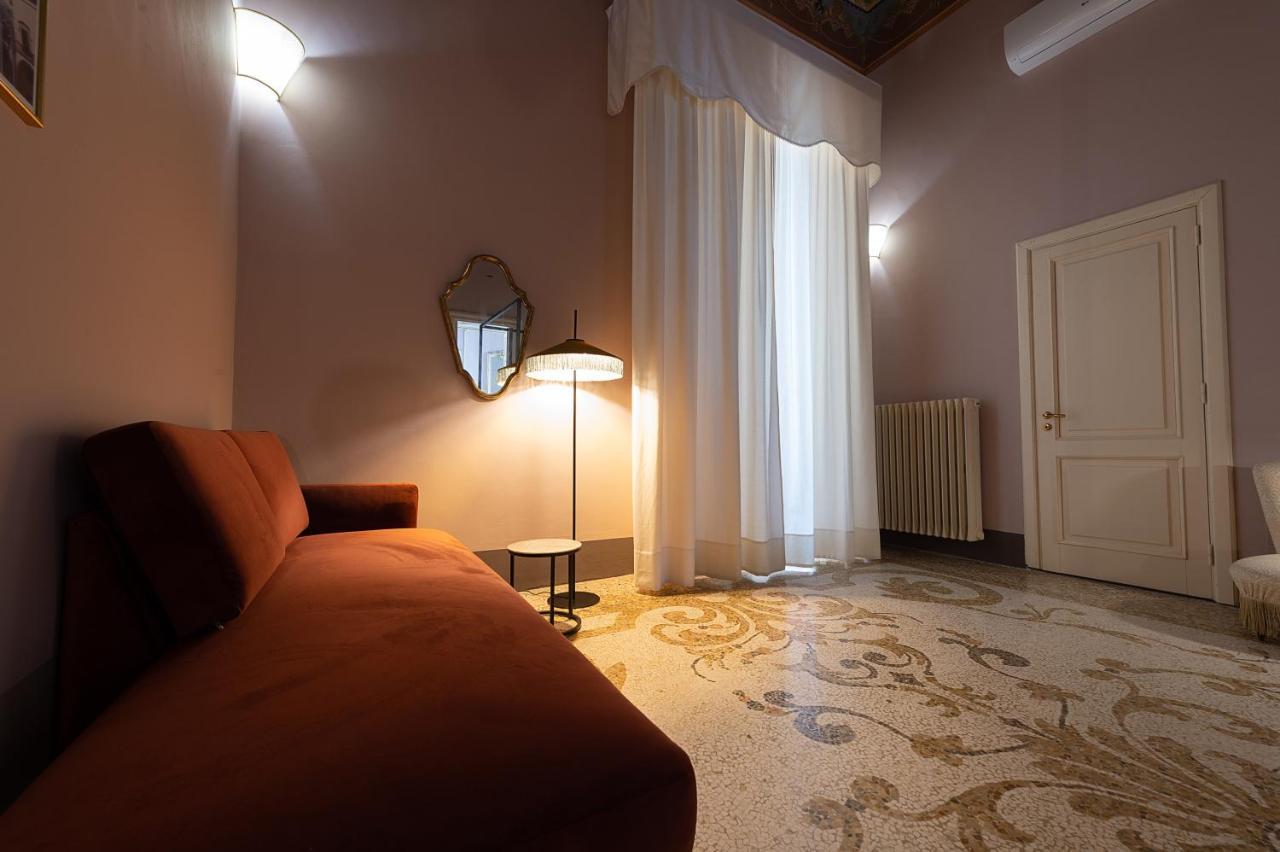 Palazzo Francesco Grassi Bed & Breakfast Aradeo Dış mekan fotoğraf