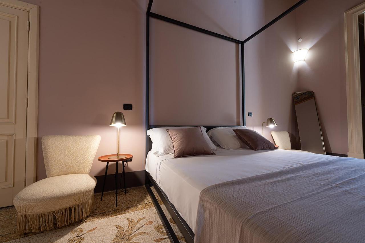 Palazzo Francesco Grassi Bed & Breakfast Aradeo Dış mekan fotoğraf