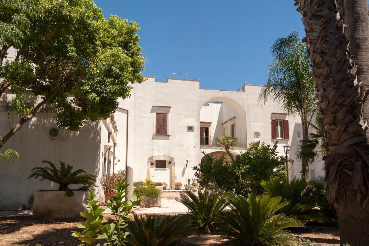 Palazzo Francesco Grassi Bed & Breakfast Aradeo Dış mekan fotoğraf