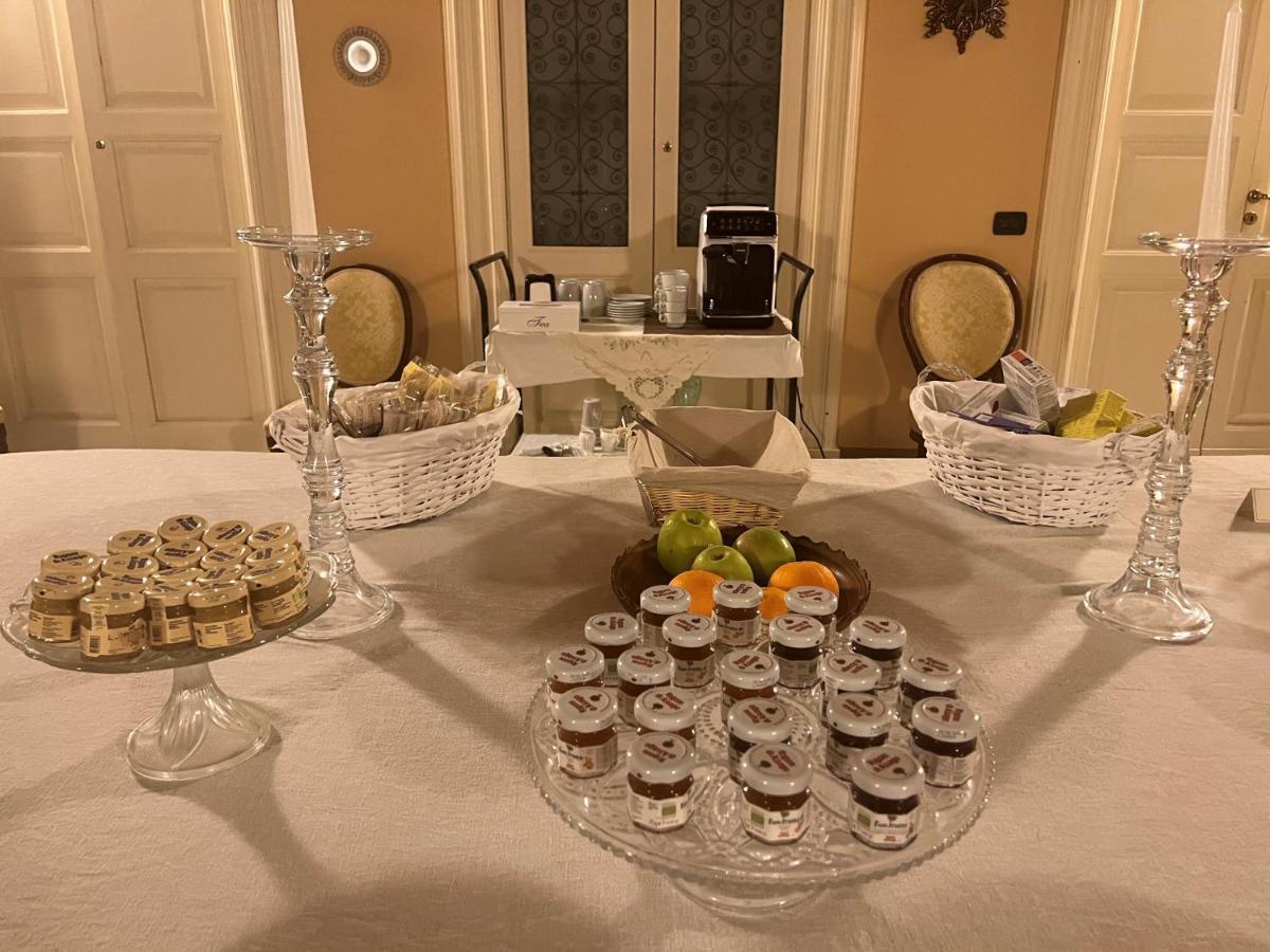 Palazzo Francesco Grassi Bed & Breakfast Aradeo Dış mekan fotoğraf