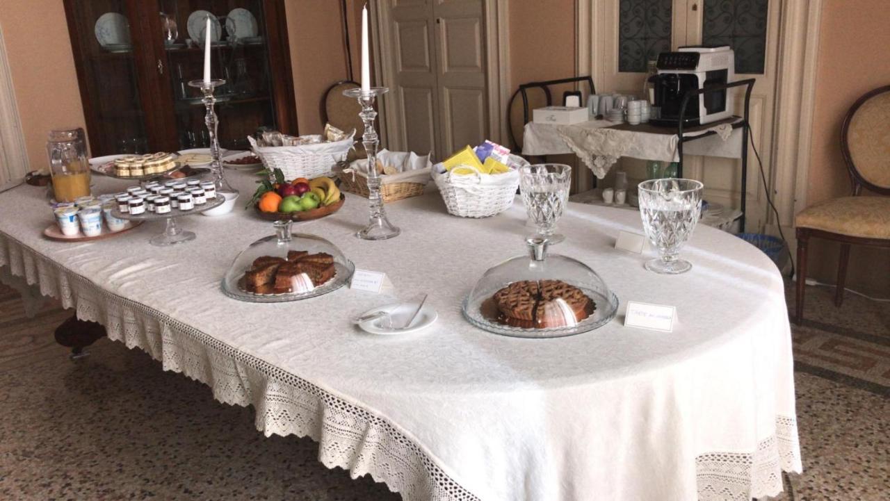 Palazzo Francesco Grassi Bed & Breakfast Aradeo Dış mekan fotoğraf