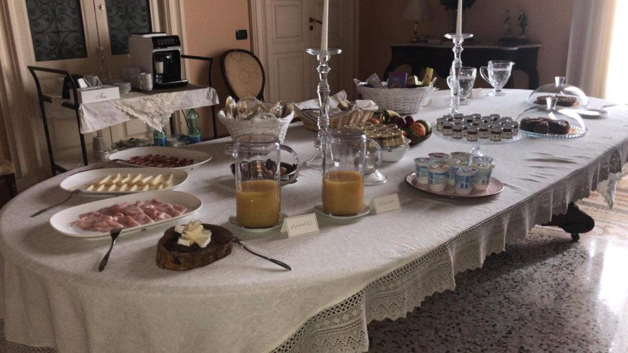 Palazzo Francesco Grassi Bed & Breakfast Aradeo Dış mekan fotoğraf
